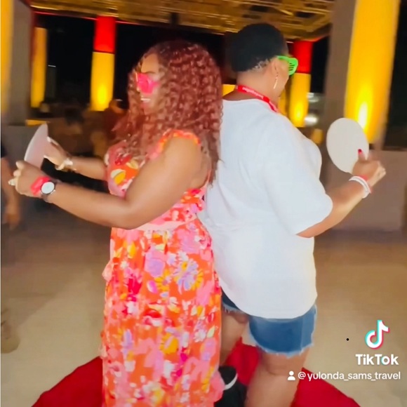 Brand New! Ivy Street Orange Multi Tiered dress with Ties at Shoulder Size 3X - Picture 6 of 11